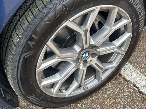 Used 2021 BMW X7 xDrive40i w/ Premium Package 2 image 7