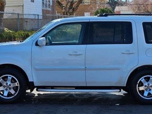 Used 2010 Honda Pilot Touring image 2