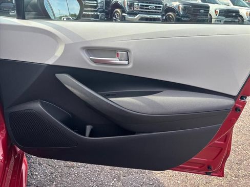 Used 2021 Toyota Corolla LE FWD image 13