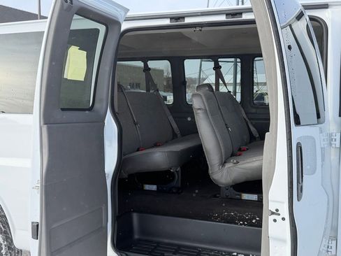 Used 2025 Chevrolet Express 3500 LT w/ LT Preferred Equipment Group RWD image 9