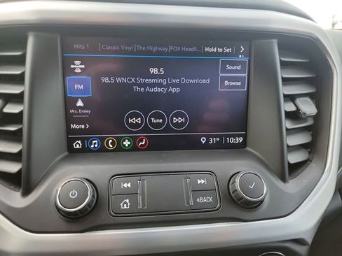 Certified 2022 GMC Acadia SLE w/ Driver Convenience Package image 14