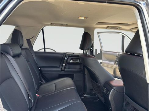 Used 2019 Toyota 4Runner TRD Off-Road Premium AWD/4WD image 35