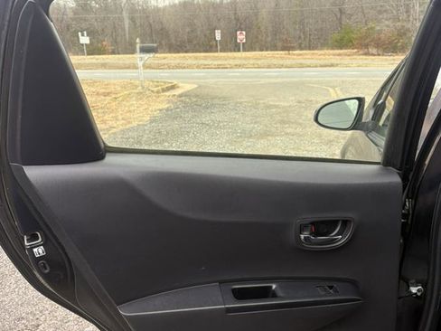 Used 2012 Toyota Yaris SE image 14