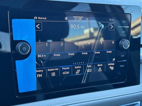 New 2026 Volkswagen Taos SEL image 17