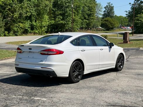 Used 2020 Ford Fusion SE w/ Equipment Group 151A FWD image 4