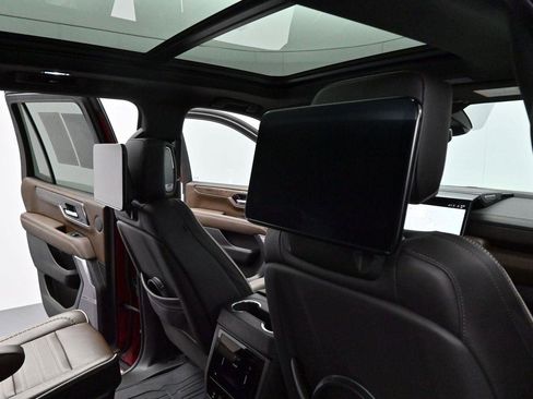 Used 2025 GMC Yukon Denali Ultimate AWD/4WD image 41