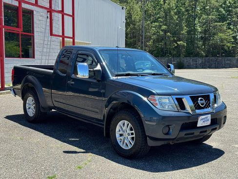 Used 2018 Nissan Frontier SV AWD/4WD image 7