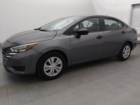 Used 2025 Nissan Versa S FWD image 2