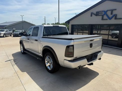 Used 2016 RAM 1500 Express AWD/4WD image 7