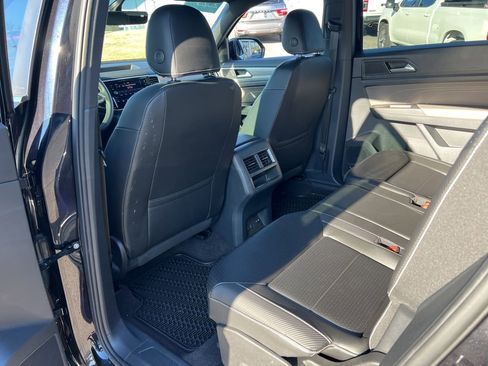 Used 2023 Volkswagen Atlas Cross Sport SE w/ Panoramic Sunroof Package image 25
