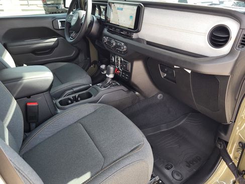 New 2025 Jeep Gladiator Willys image 9