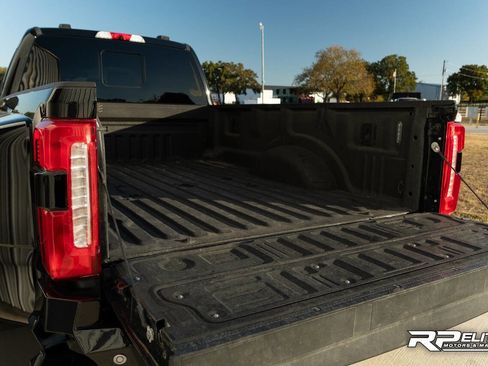 Used 2023 Ford F450 Lariat w/ FX4 Off-Road Package image 33