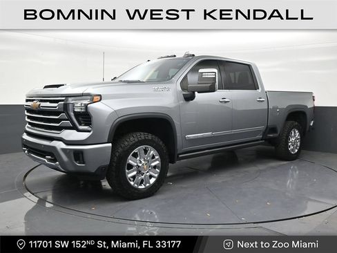 Used 2024 Chevrolet Silverado 2500 High Country w/ Technology Package AWD/4WD image 1