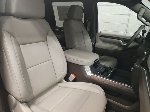 New 2026 GMC Sierra 2500 SLT w/ SLT Premium Package image 10