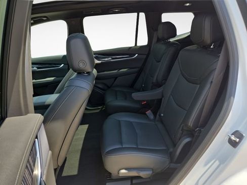 Used 2024 Cadillac XT6 Premium Luxury w/ LPO, Floor Liner Package AWD/4WD image 12