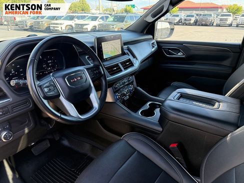 Used 2023 GMC Yukon XL SLT AWD/4WD image 30