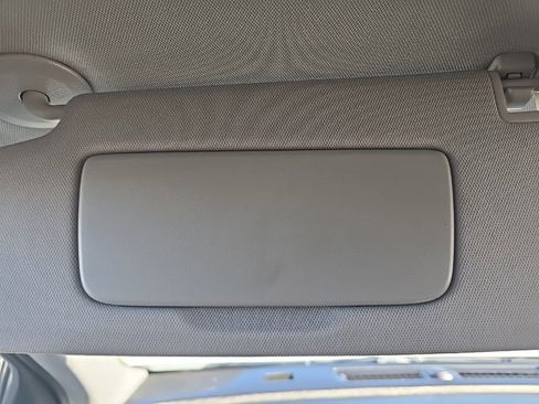 Used 2024 GMC Terrain SLT image 41