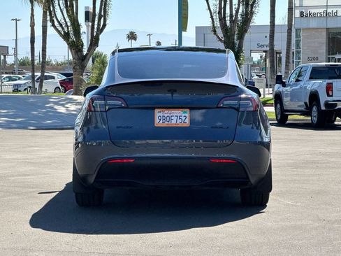 Used 2022 Tesla Model Y Long Range AWD/4WD image 4