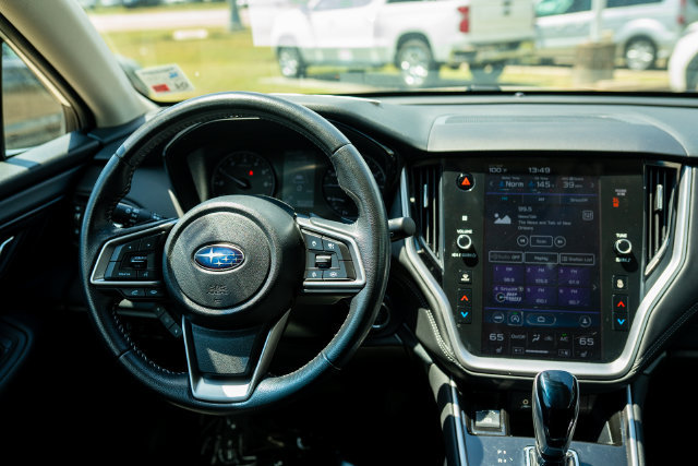 Used 2021 Subaru Outback Premium AWD/4WD image 6