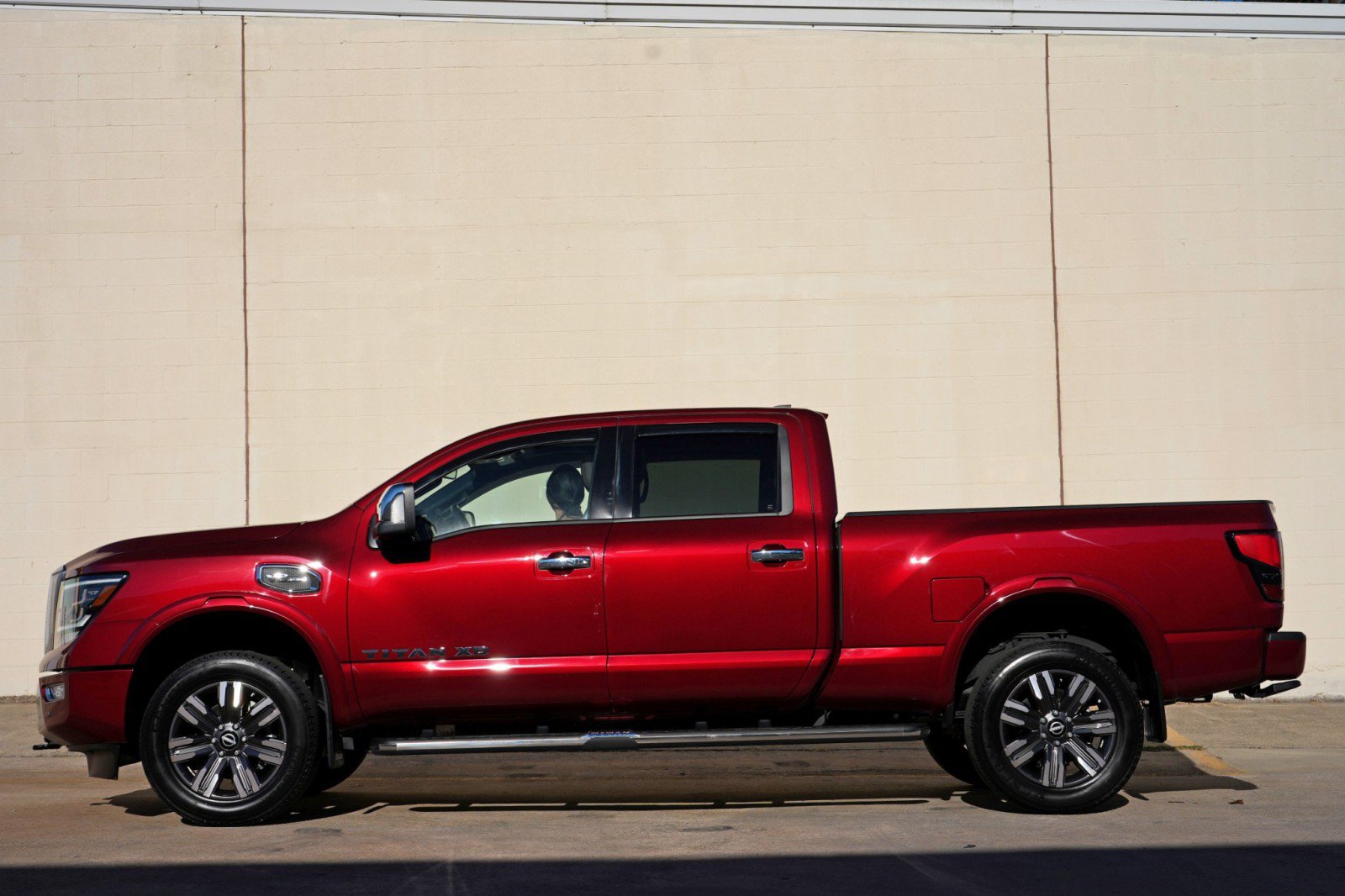 Used 2023 Nissan Titan Platinum Reserve w/ Moonroof Package AWD/4WD image 9