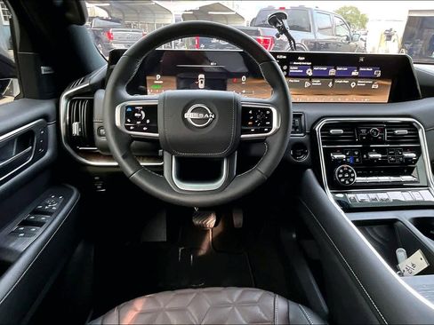 Used 2025 Nissan Armada Platinum Reserve AWD/4WD image 9