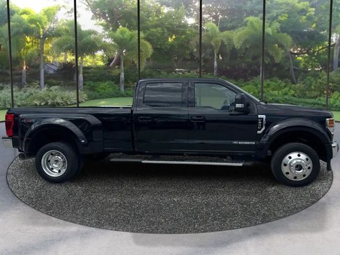 Used 2022 Ford F450 Lariat w/ Lariat Value Package AWD/4WD image 4