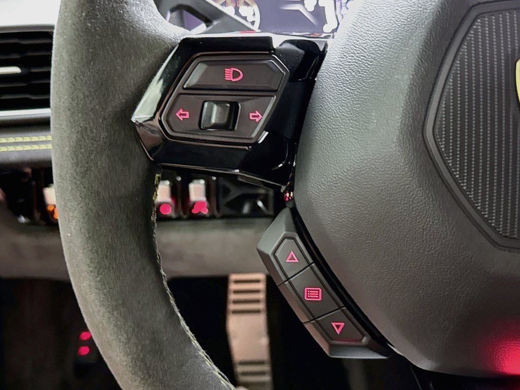 Used 2024 Lamborghini Huracan Sterrato AWD/4WD image 11