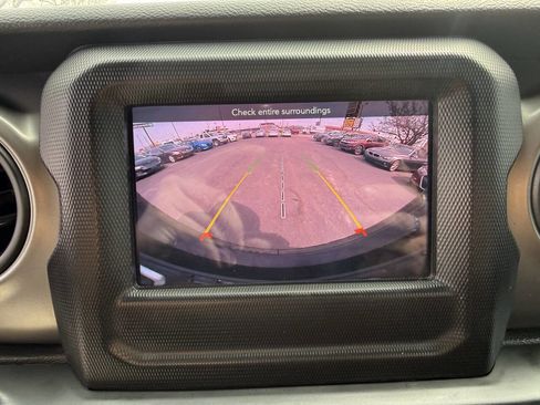 Used 2022 Jeep Wrangler Unlimited Sport image 25