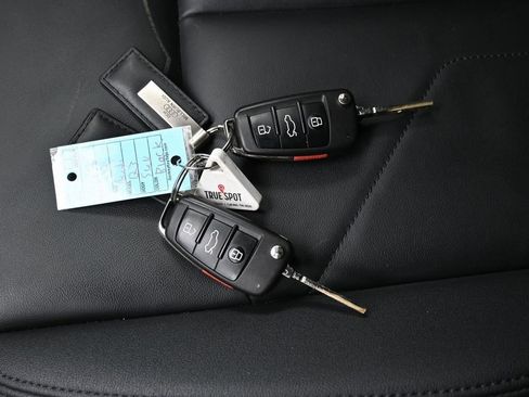 Used 2022 Audi Q3 2.0T Premium Plus w/ Premium Plus Package image 29