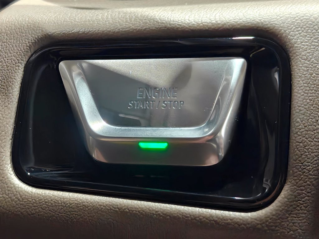 Used 2026 GMC Yukon Denali w/ Advanced Technology Package AWD/4WD image 17