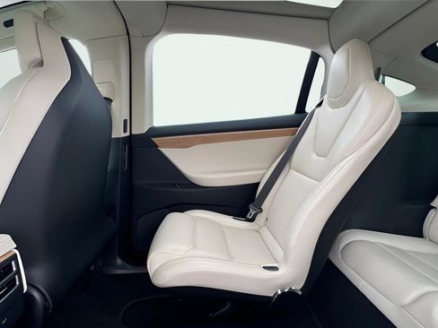Used 2018 Tesla Model X 100D AWD/4WD image 21