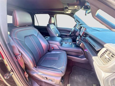Used 2023 Ford Expedition Limited image 10
