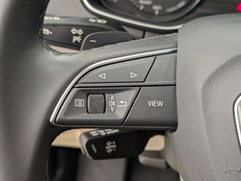 Used 2021 Audi Q5 Premium w/ Convenience Package image 19