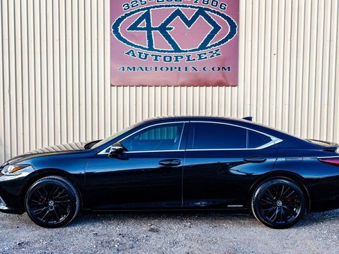 Used 2020 Lexus ES 300h w/ Premium Package image 7