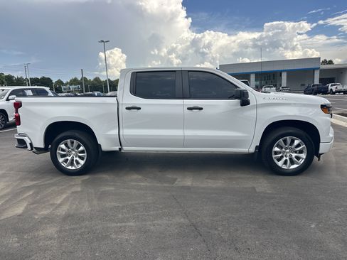 Used 2025 Chevrolet Silverado 1500 Custom RWD image 9