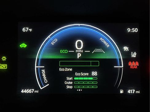 Used 2025 Toyota Camry LE image 9