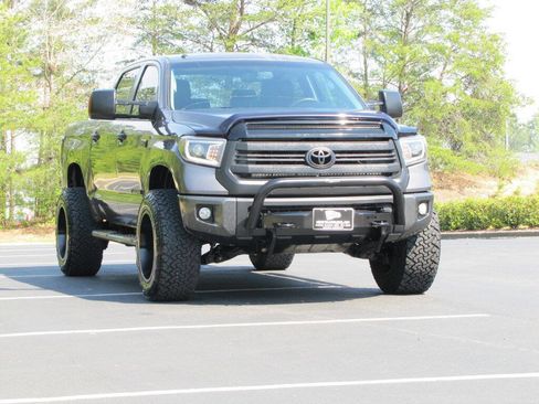 Used 2016 Toyota Tundra SR5 w/ SR5 Upgrade Package image 8