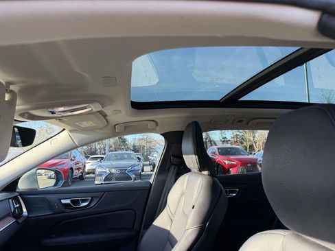 Used 2023 Volvo V60 B5 Cross Country Plus w/ Climate Package image 12