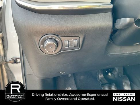 Used 2023 Jeep Compass Limited AWD/4WD image 19
