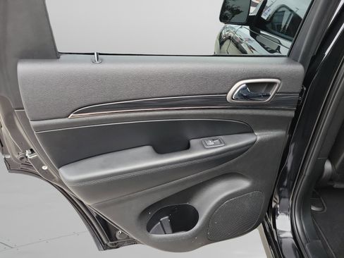 Used 2020 Jeep Grand Cherokee Limited X image 24