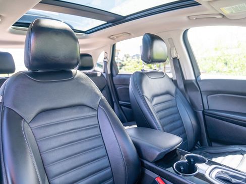 Used 2016 Ford Edge SEL w/ Equipment Group 201A AWD/4WD image 24