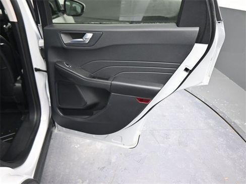 Used 2022 Ford Escape SEL image 13