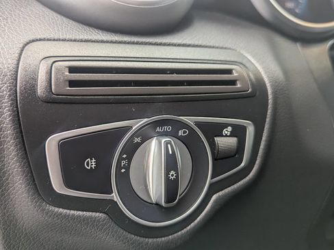 Used 2022 Mercedes-Benz GLC 300 4MATIC image 15