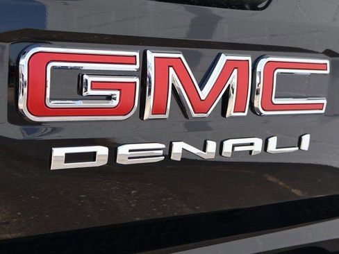 New 2025 GMC Canyon Denali image 18