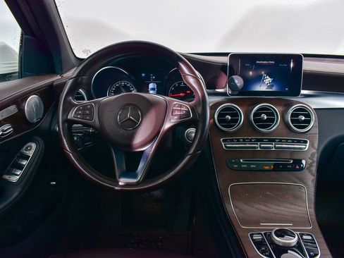 Used 2018 Mercedes-Benz GLC 300 4MATIC image 22