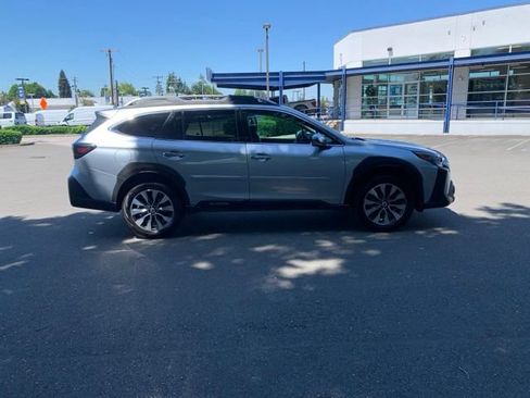 Used 2023 Subaru Outback Touring XT AWD/4WD image 8