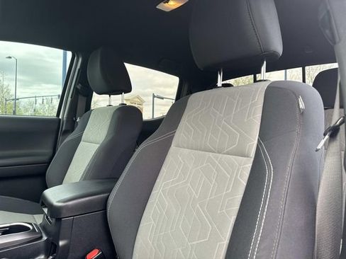 Used 2021 Toyota Tacoma TRD Sport w/ Technology Package image 16