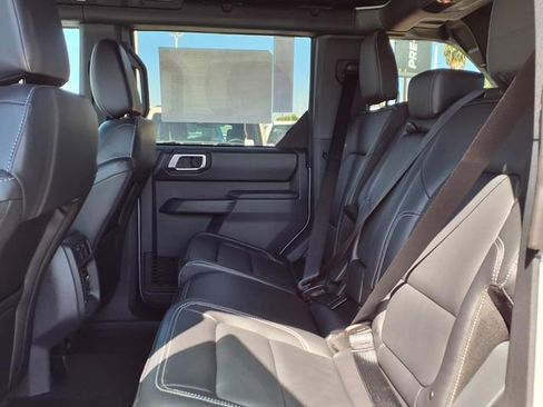 New 2026 Ford Bronco Outer Banks w/ Sasquatch Package AWD/4WD image 7