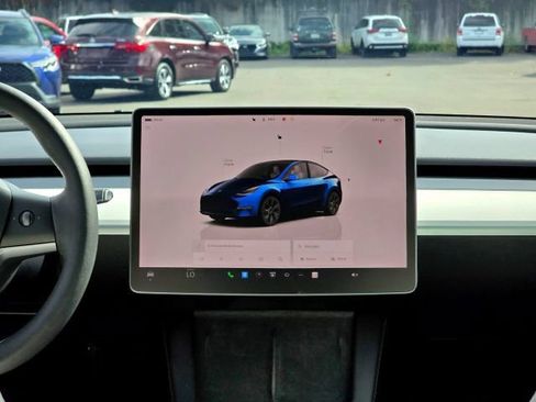 Used 2023 Tesla Model Y Long Range AWD/4WD image 22