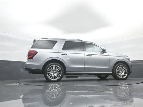 Certified 2022 Ford Expedition Limited image 29